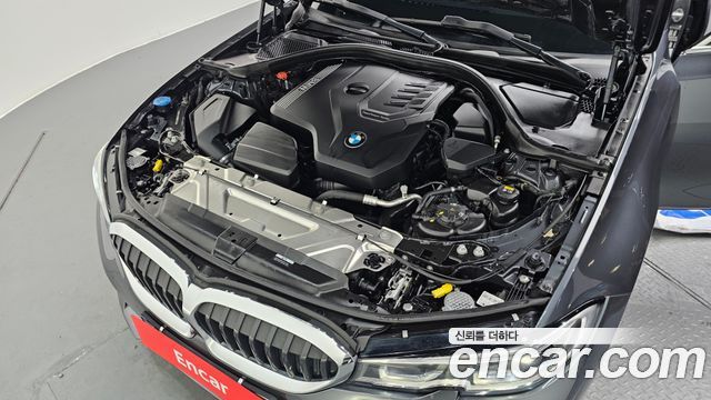 BMW 3-Series 320i