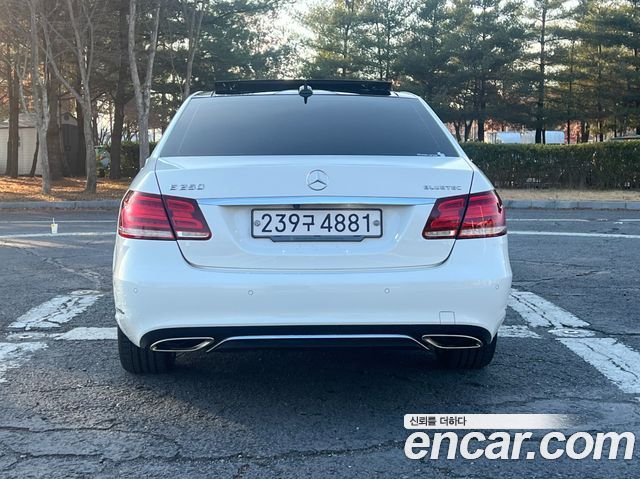 Mercedes-Benz E-Class E250 BlueTec 4MATIC AV