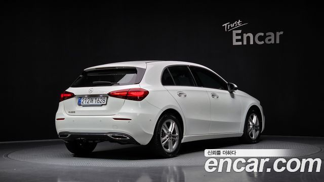 Mercedes-Benz A-Class A220 Hatchback
