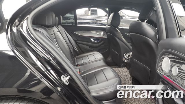 Mercedes-Benz E-Class E350 4MATIC AMG Line
