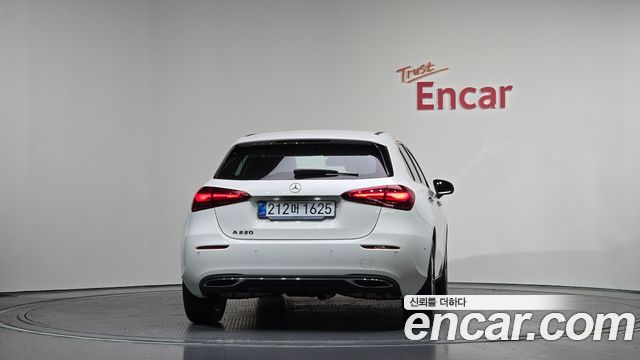 Mercedes-Benz A-Class A220 Hatchback