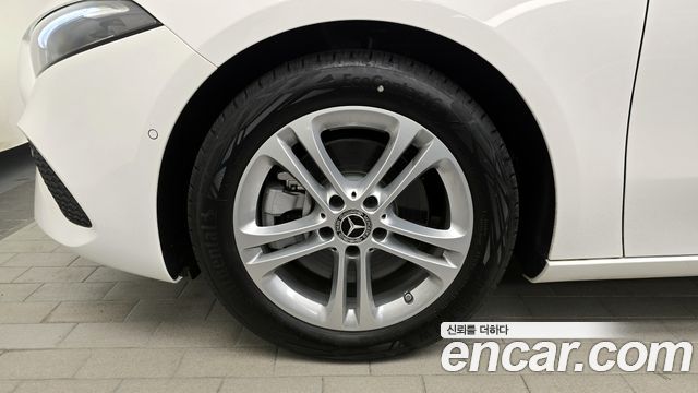 Mercedes-Benz A-Class A220 Hatchback
