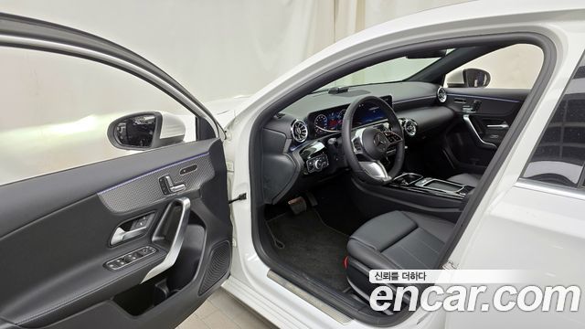 Mercedes-Benz A-Class A220 Hatchback