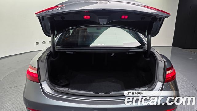 Mercedes-Benz E-Class E220d Coupe