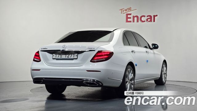 Mercedes-Benz E-Class E220d Exclusive