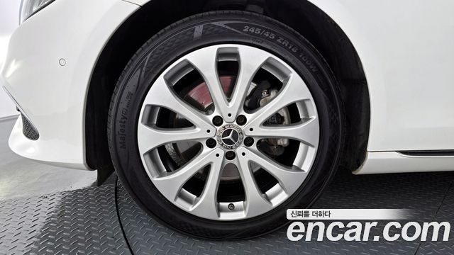 Mercedes-Benz E-Class E220d Exclusive