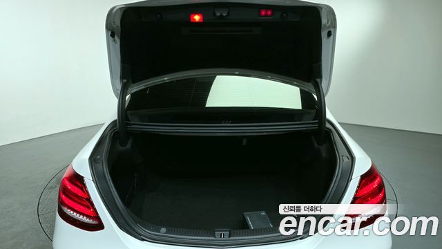 Mercedes-Benz E-Class E220d Exclusive