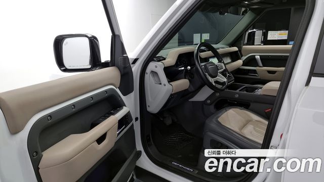 Land Rover Defender 110 P300 X-Dynamic SE
