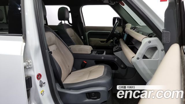 Land Rover Defender 110 P300 X-Dynamic SE