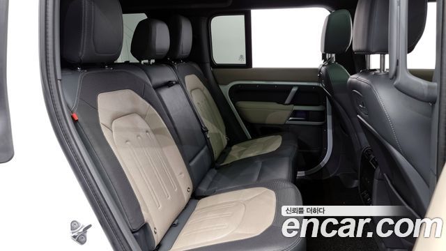 Land Rover Defender 110 P300 X-Dynamic SE