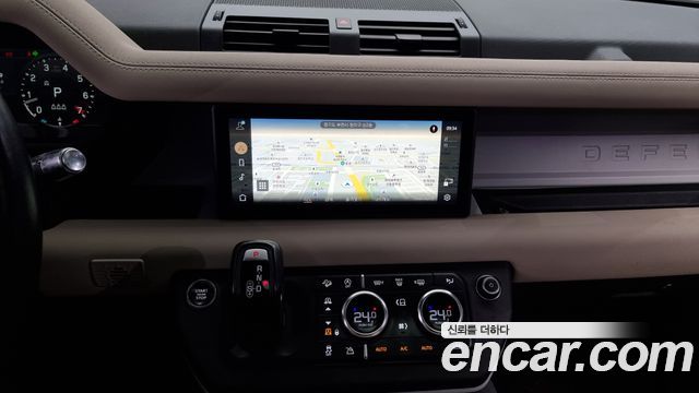 Land Rover Defender 110 P300 X-Dynamic SE