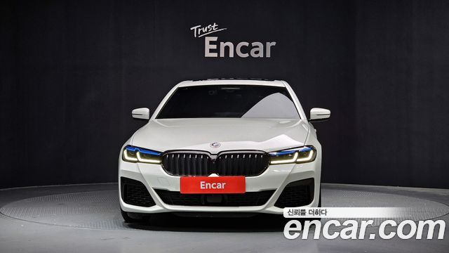 BMW 5-Series M550i xDrive