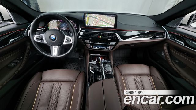 BMW 5-Series M550i xDrive
