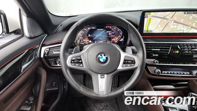 BMW 5-Series M550i xDrive