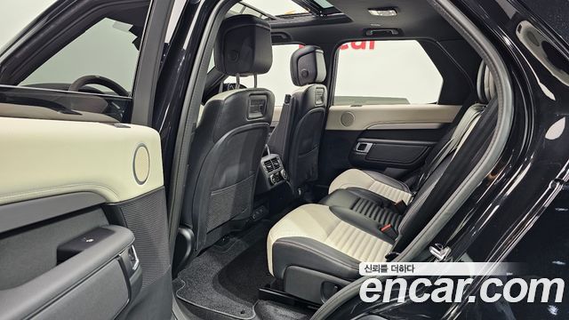 Land Rover Discovery P360 R-Dynamic SE