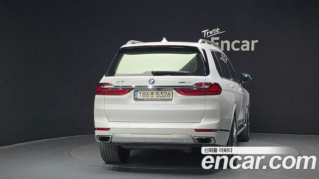 BMW X7 xDrive 40i Design Pure Excellence 6-Seater