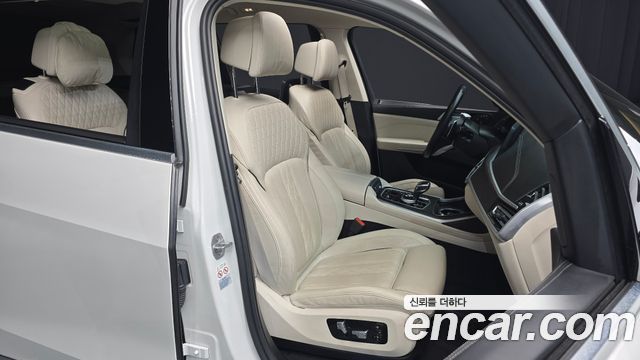 BMW X7 xDrive 40i Design Pure Excellence 6-Seater