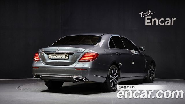 Mercedes-Benz E-Class E300e 4MATIC Exclusive