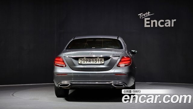 Mercedes-Benz E-Class E300e 4MATIC Exclusive