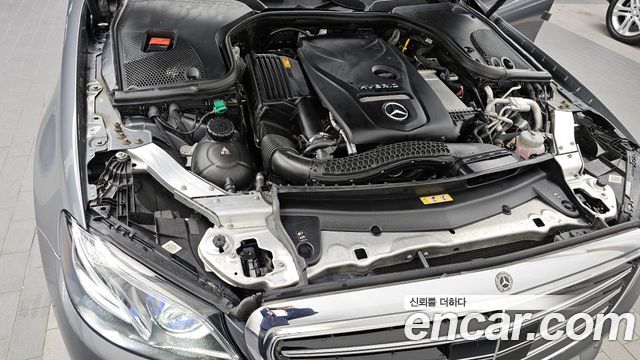 Mercedes-Benz E-Class E300e 4MATIC Exclusive