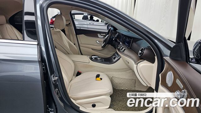 Mercedes-Benz E-Class E300e 4MATIC Exclusive