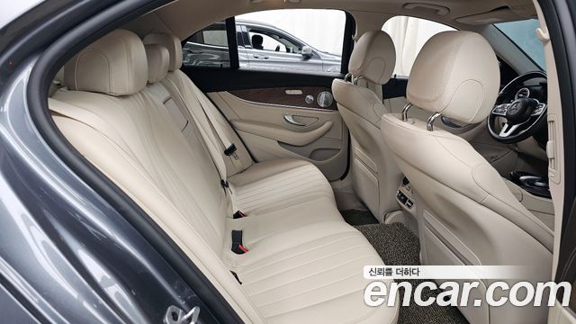 Mercedes-Benz E-Class E300e 4MATIC Exclusive
