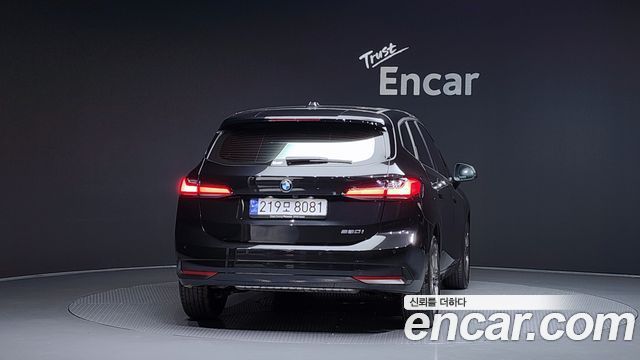 BMW 2-Series 220i Advantage