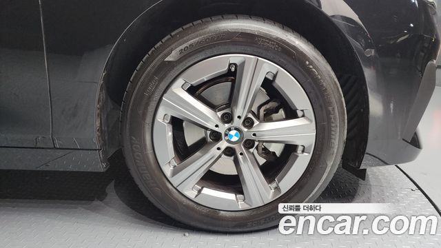 BMW 2-Series 220i Advantage
