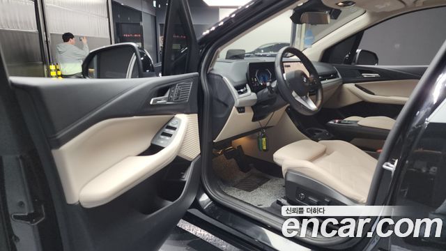 BMW 2-Series 220i Advantage