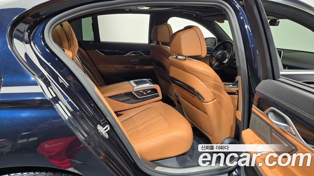 BMW 7-Series 740i M Sport