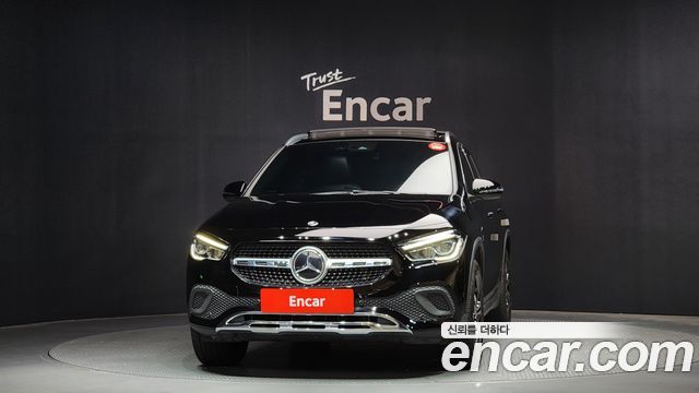 Mercedes-Benz GLA-Class GLA220