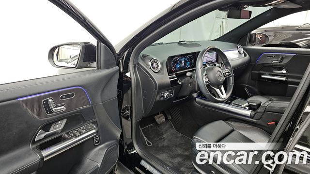 Mercedes-Benz GLA-Class GLA220
