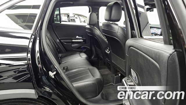 Mercedes-Benz GLA-Class GLA220