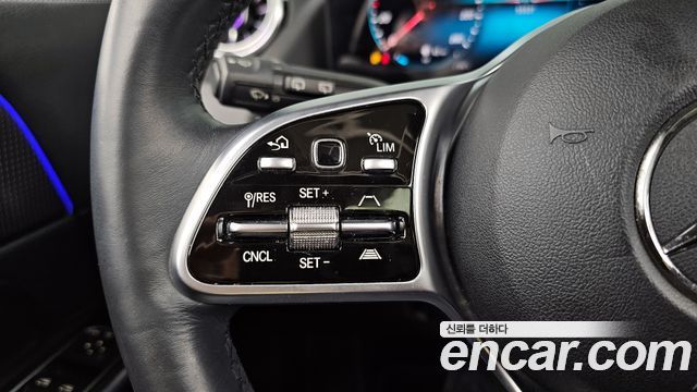 Mercedes-Benz GLA-Class GLA220