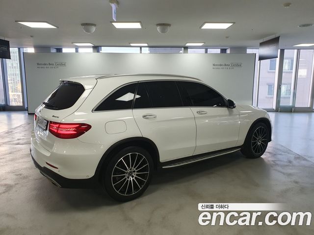 Mercedes-Benz GLC-Class GLC300 4MATIC AMG Line