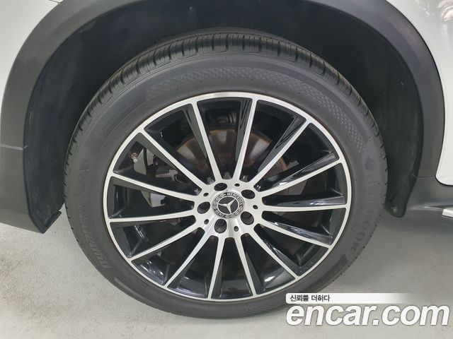 Mercedes-Benz GLC-Class GLC300 4MATIC AMG Line