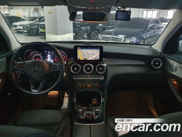 Mercedes-Benz GLC-Class GLC300 4MATIC AMG Line