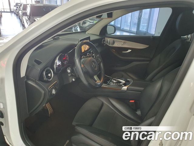 Mercedes-Benz GLC-Class GLC300 4MATIC AMG Line