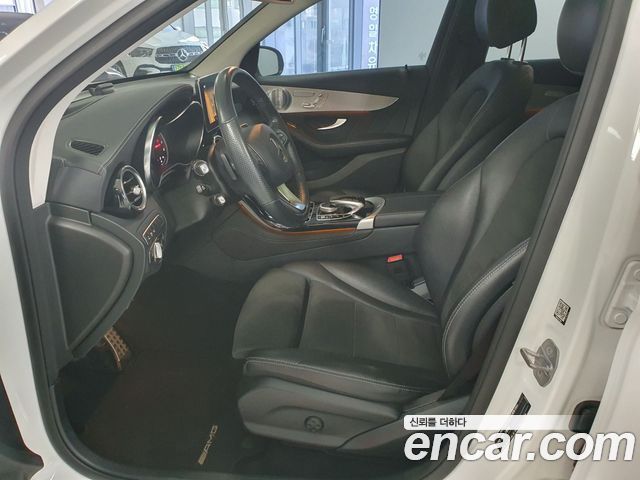 Mercedes-Benz GLC-Class GLC300 4MATIC AMG Line