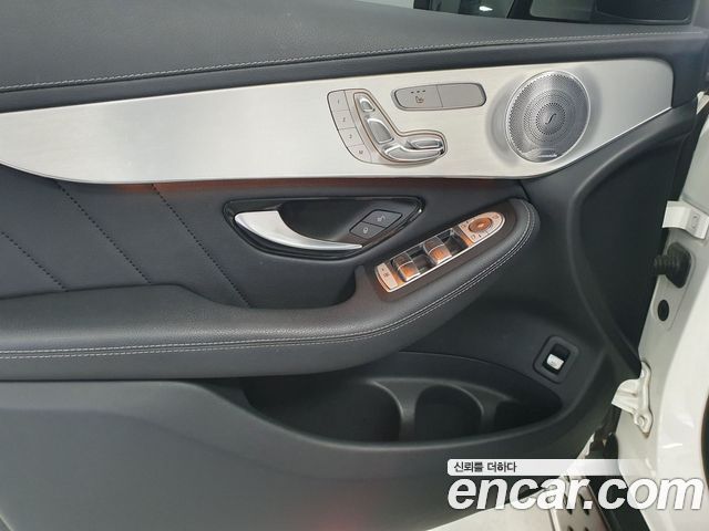 Mercedes-Benz GLC-Class GLC300 4MATIC AMG Line