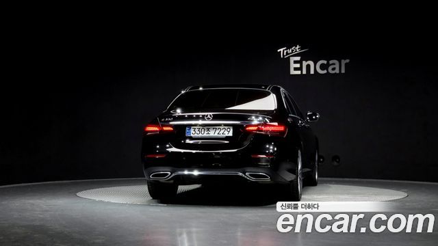 Mercedes-Benz E-Class E350 4MATIC AMG Line