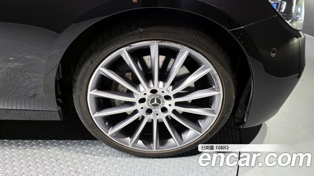 Mercedes-Benz E-Class E350 4MATIC AMG Line