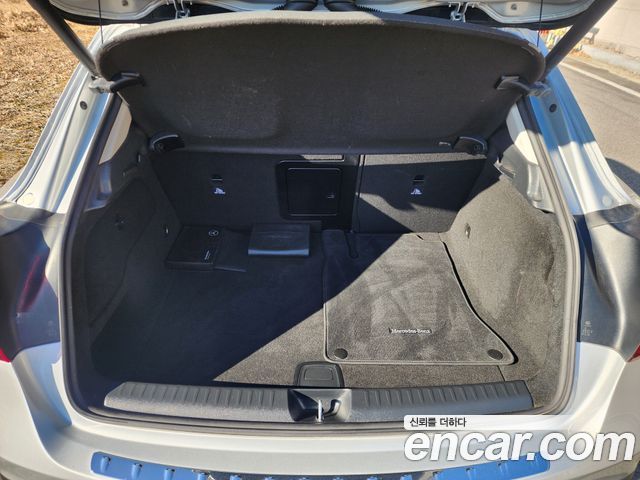 Mercedes-Benz GLA-Class GLA220