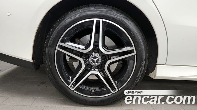 Mercedes-Benz CLA-Class CLA250 4MATIC