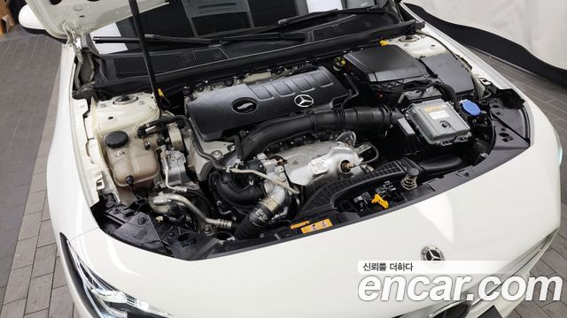 Mercedes-Benz CLA-Class CLA250 4MATIC