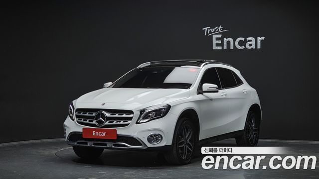 Mercedes-Benz GLA-Class GLA220