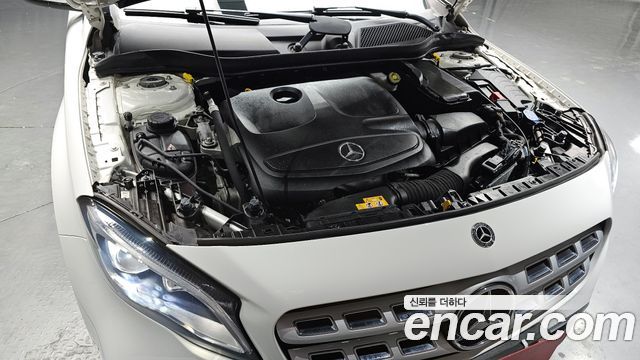 Mercedes-Benz GLA-Class GLA220