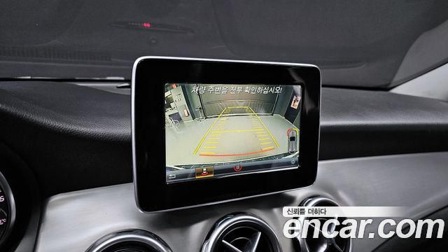 Mercedes-Benz GLA-Class GLA220