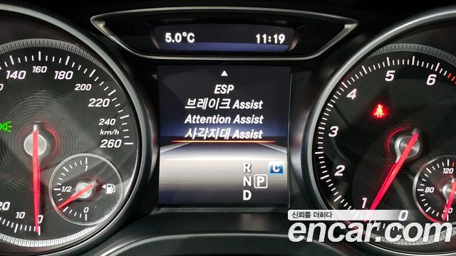 Mercedes-Benz GLA-Class GLA220