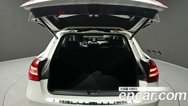 Mercedes-Benz GLA-Class GLA220